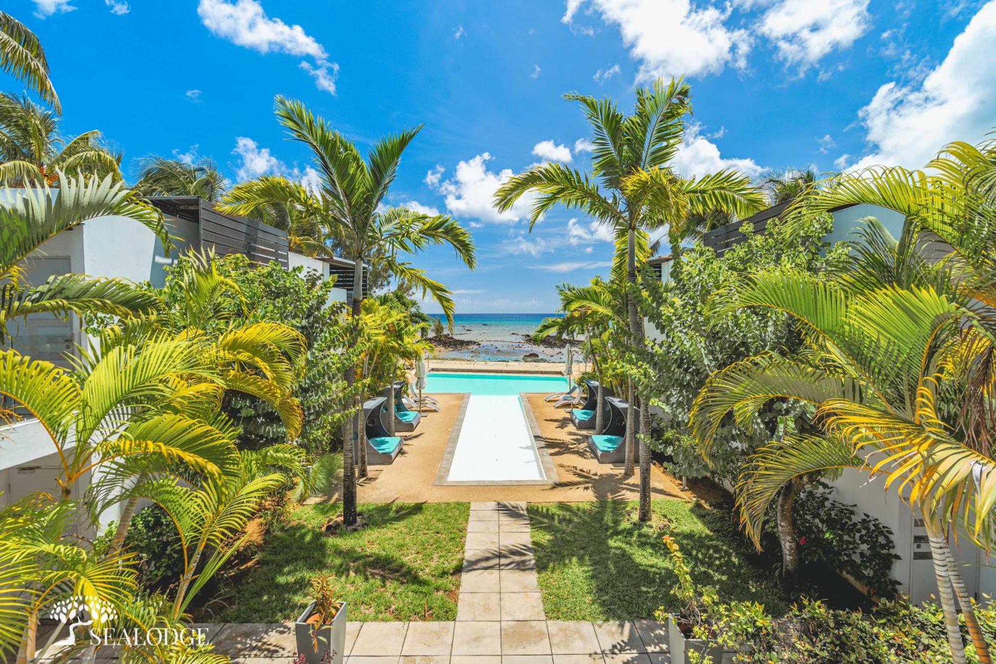 Kanope Bay - Holiday Beachfront Apartments Pointe aux Biches Eksteriør bilde