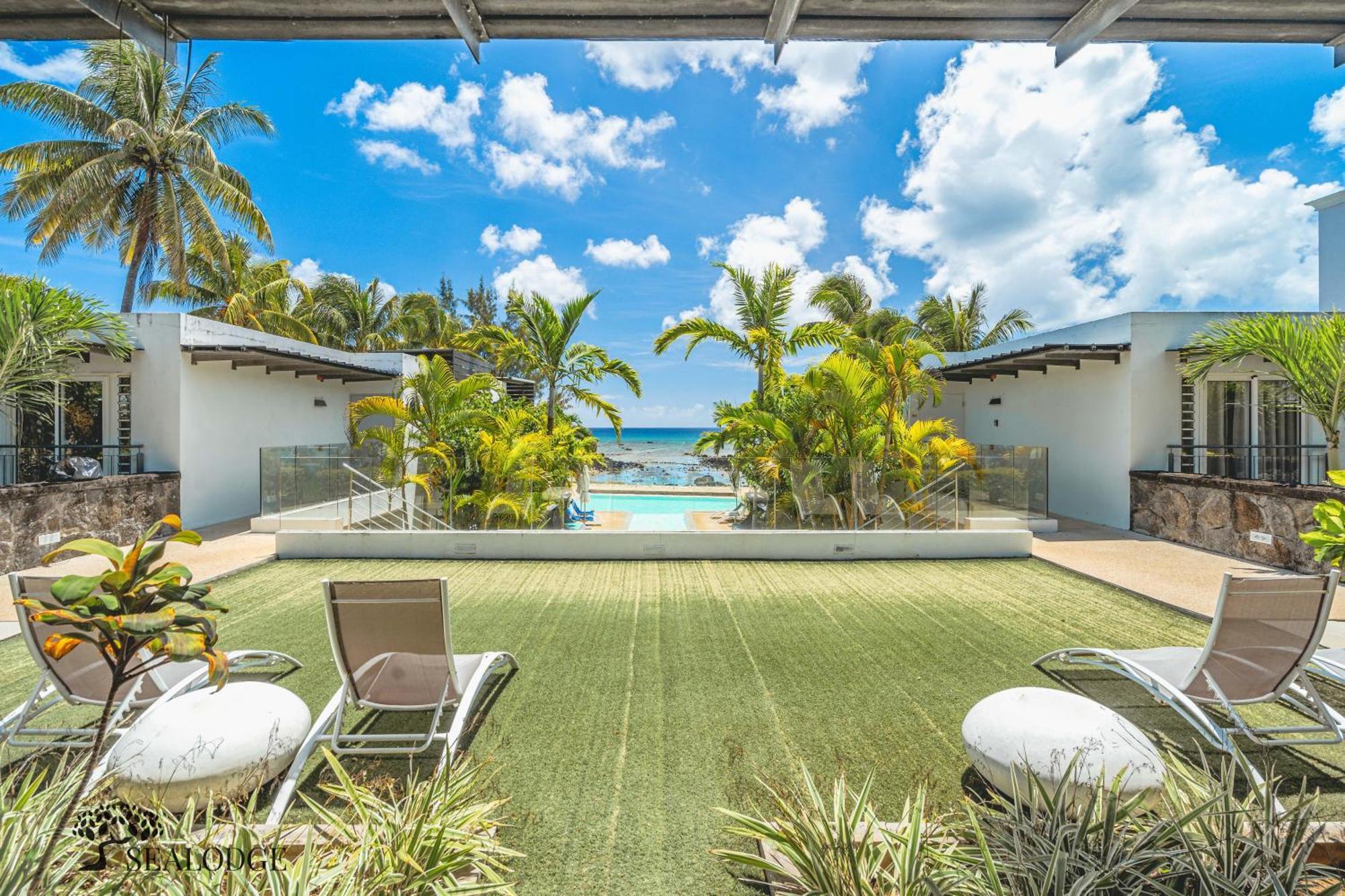 Kanope Bay - Holiday Beachfront Apartments Pointe aux Biches Eksteriør bilde