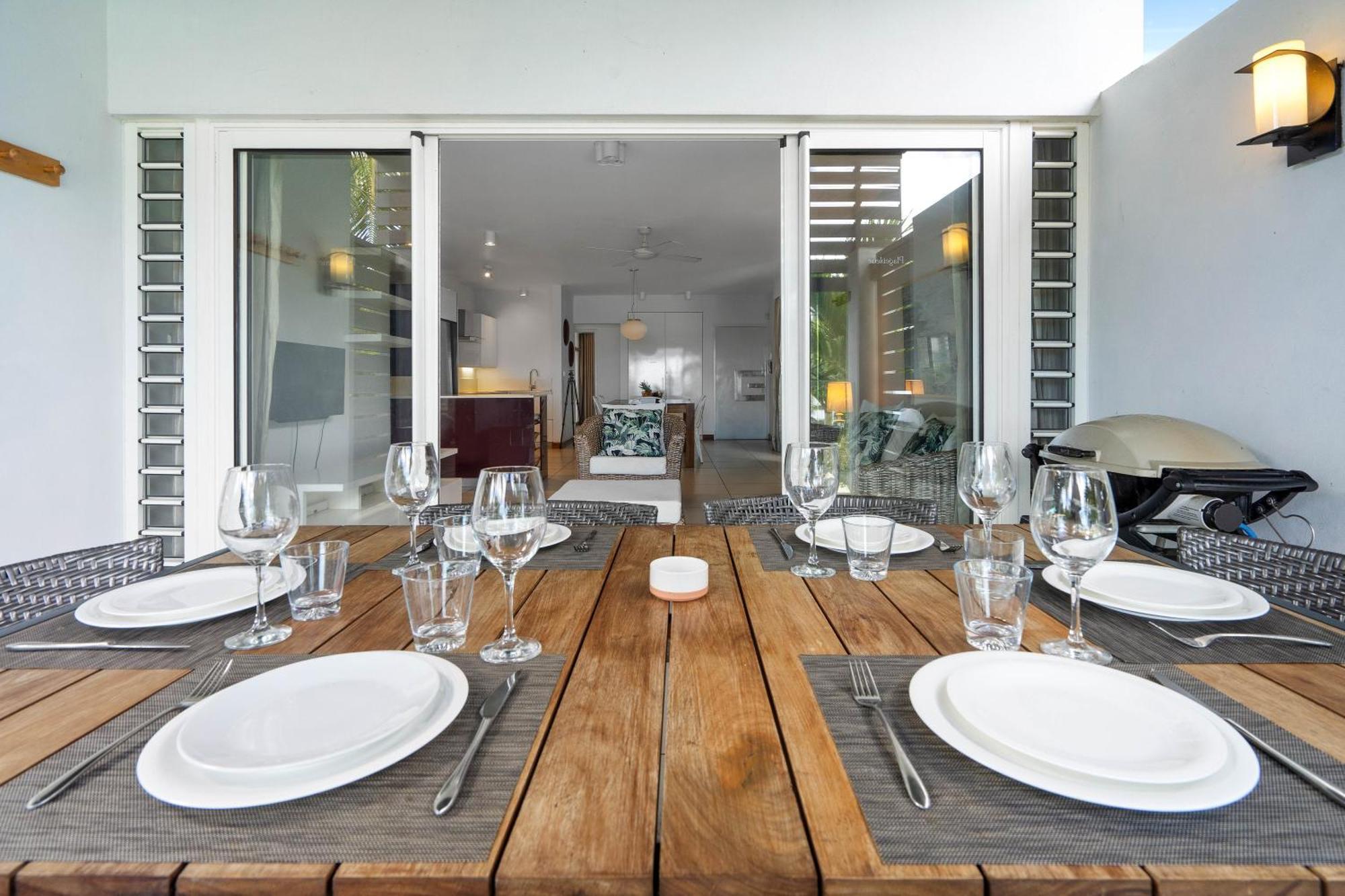 Kanope Bay - Holiday Beachfront Apartments Pointe aux Biches Eksteriør bilde